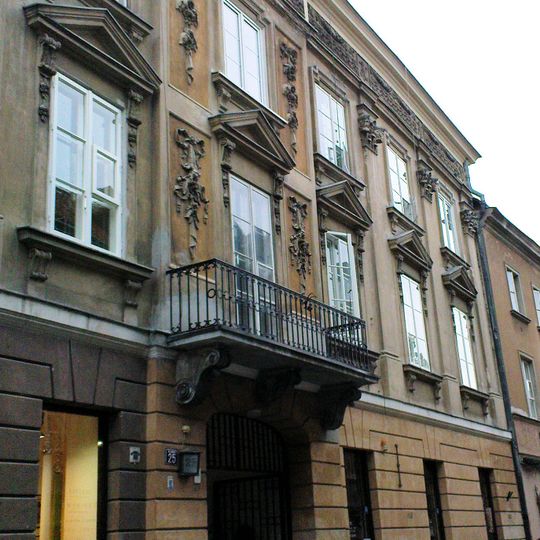”Pod Łabędziem” Tenement House in Warsaw