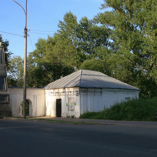 Восточный павильон с проходной аркой и колонной