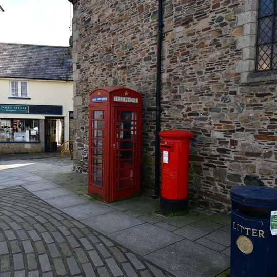 K6 Telephone Kiosk Outside St James's Church, Fore Street