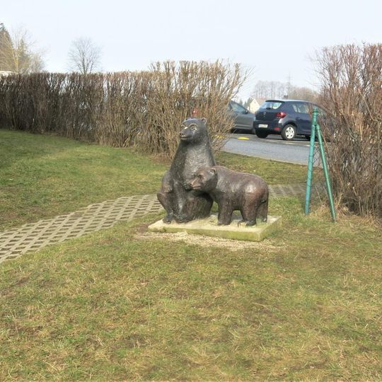 Socha Medvědi v Náhorní ulici ve Vratislavicích nad Nisou