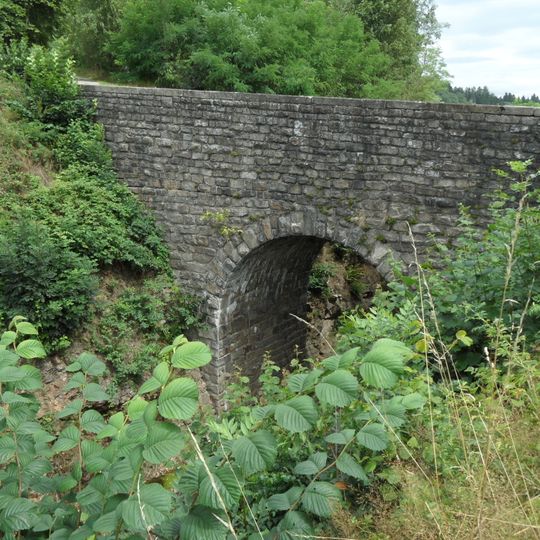 Most přes železniční trať v Budčicích