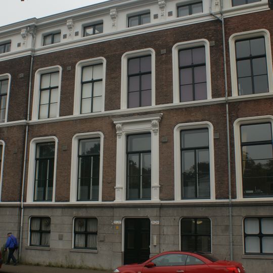 Statig woonhuis van harmonische architectuur