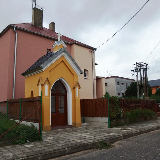 Kaplička v Oldřišově poblíž křižovatky ulic Svobody a Jaselská