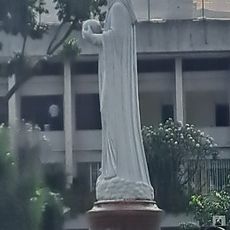 Tượng Đức Bà Hòa Bình