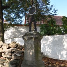 Kříž u kostela sv. Martina v Kralicích nad Oslavou