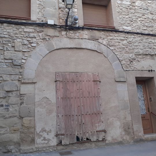 Perxe tapiat al carrer del Forn