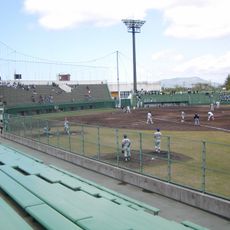 青森県営野球場