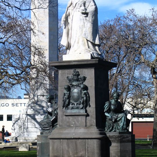 Queen Victoria Statue