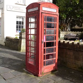 K6 Telephone Box , The Chequers