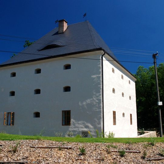 Granary in Pernolec