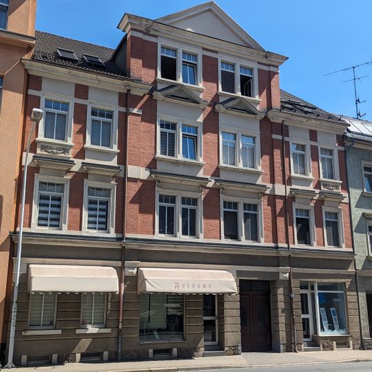 Mietshaus in geschlossener Bebauung Friedrich-Engels-Straße 72