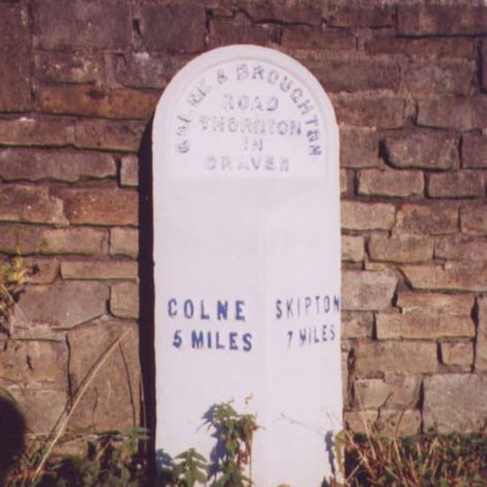 Milestone, ExYW N of Earby