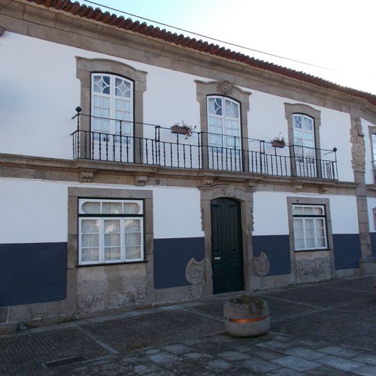 Pico de Regalados, Gondiães e Mós