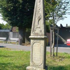 Pylon Tomáše Šinka u hřbitova v Koryčanech