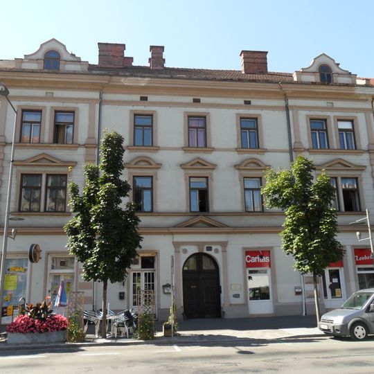 Wohn- und Geschäftshaus