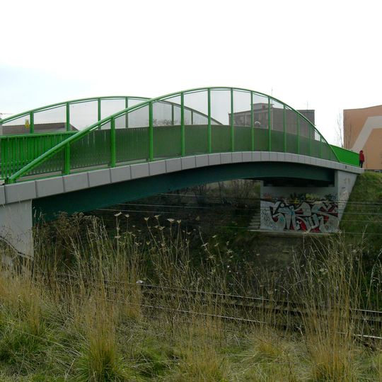 Přemostění železnice u Pražské ulice v Hostivaři