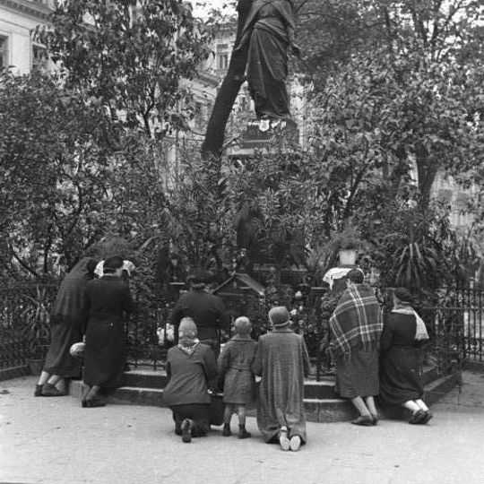 Statue of Virgin Mary in front of the Saint Charles Borromeo church in Warsaw Mirów