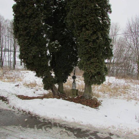 Kříž ve východní části Popelištné  u čp.9