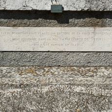Commemorative plaque