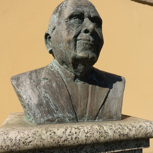 Bust of Artur Lopes dos Santos