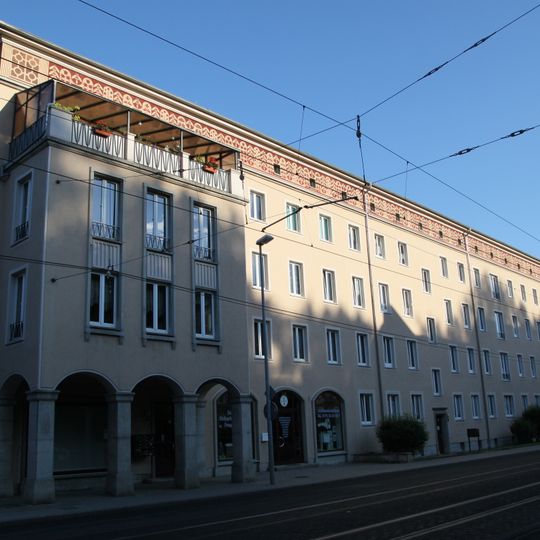 Dornburger Straße 56, 58, 60, 62, 64, 66 und Robert-Blum-Straße 2/4