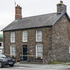 Tŷ Mawr and railings