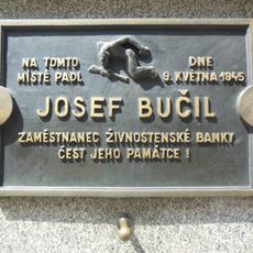 Pamětní deska Josefa Bučila na domě Senovážná 864/3 v Praze