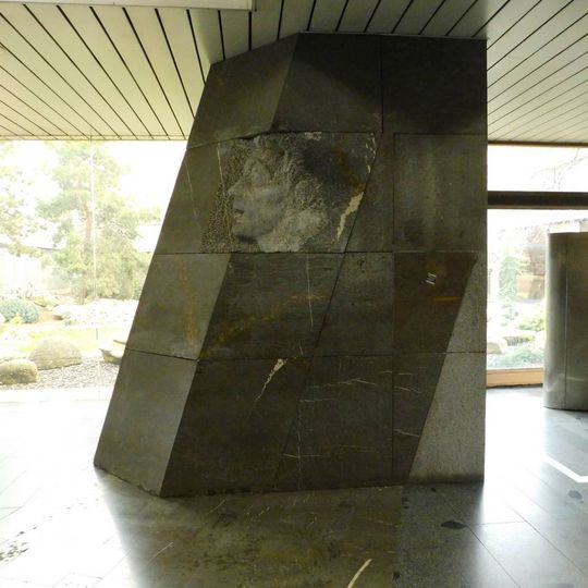 Reliéf Julia Fučíka ve stanici metra Nádraží Holešovice