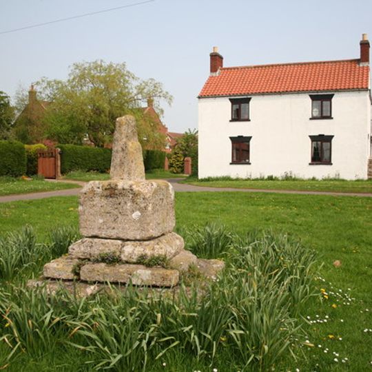 Gelston village cross