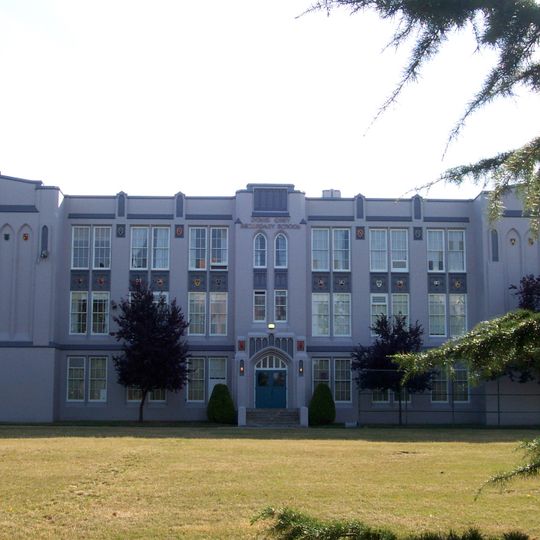 Point Grey stəywəte:n̓ Secondary School