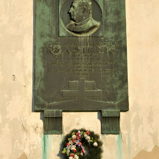 Kostol sv. Michala s areálom, tabuľa pamätná