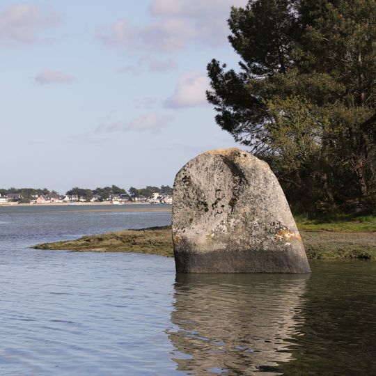 Penglaouic menhir