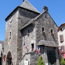Mur-de-Barrez war memorial