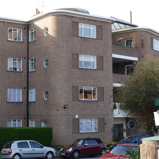 Fairacres, Roehampton