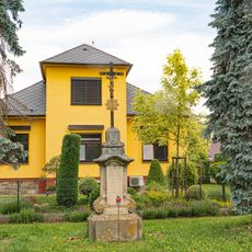 Kříž v Moravanech na náměstí Hrdinů