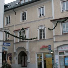 Wohn- und Geschäftshaus