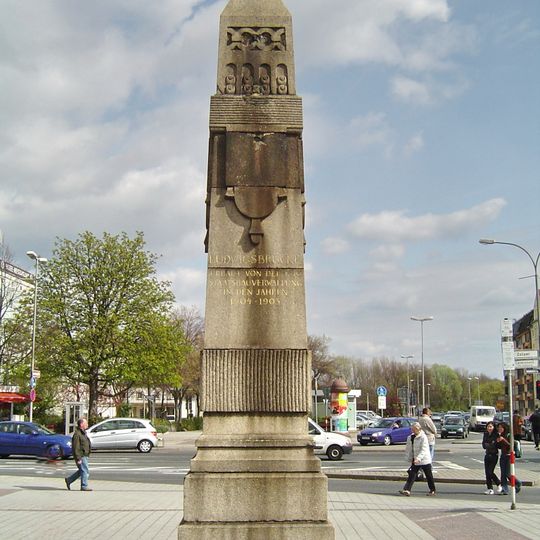 Obelisk der ehemaligen Ludwigsbrücke