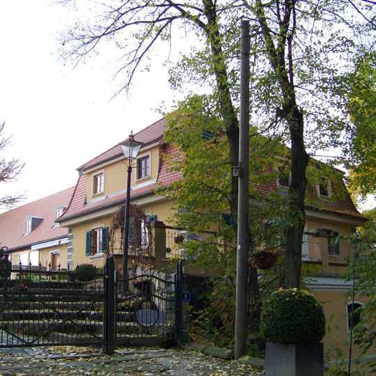 Großes Wirtschaftsgebäude