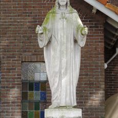 Statue of Sacred Heart of Jesus Christ