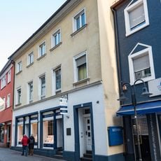 Wohn- und Geschäftshaus