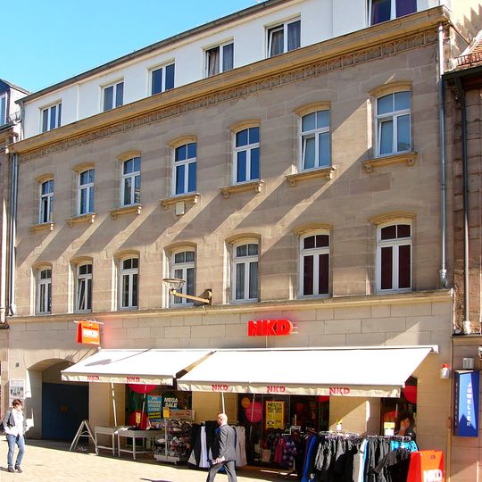 Wohn- und Geschäftshaus