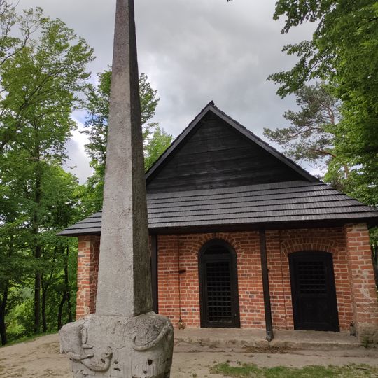 Obelisk with an elephant