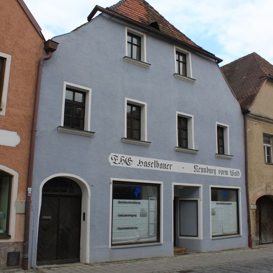 Halbwalmhaus