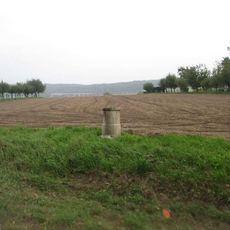 Kříž východně od Drahonic