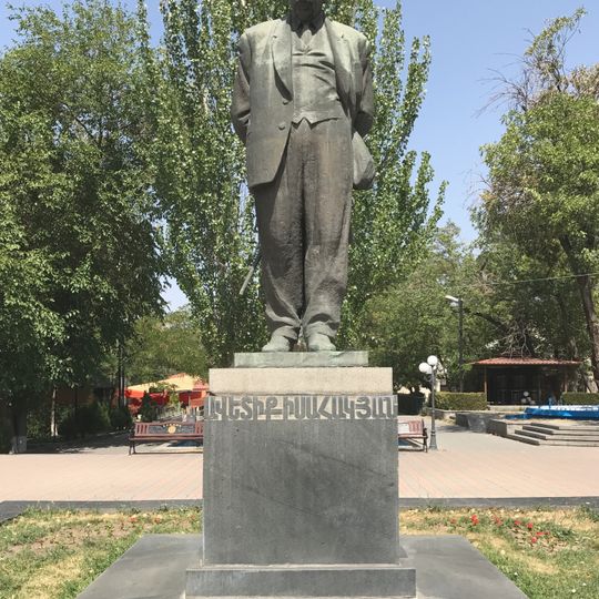 Statue d'Avetik Issahakian