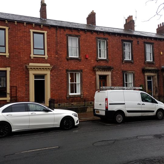 35-47, Chiswick Street