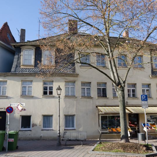 Martin-Luther-Platz 48