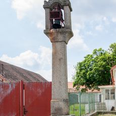 Kamenná zvonička v Mezihoří