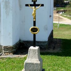 Kříž v Bitěticích u kaple