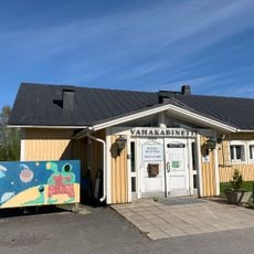 Visulahti Wax Cabinet